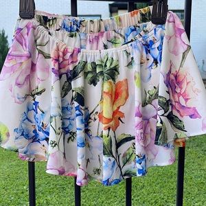 Adorable MuMu short outfit! Xs and barely worn